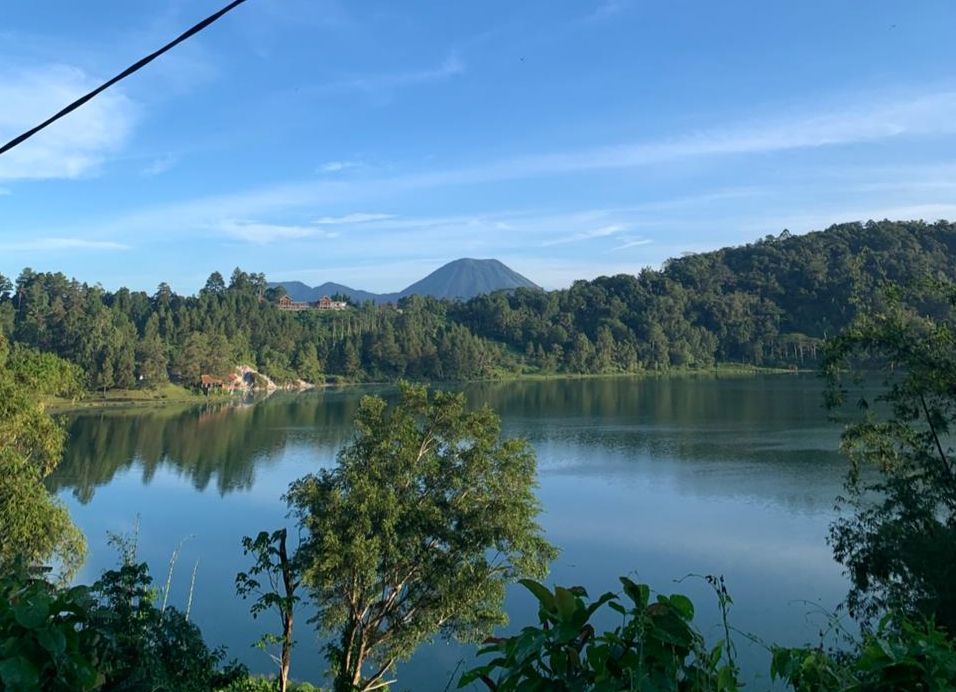 Wisata Alam Danau Linow